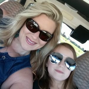 Meet your Posher, Dana